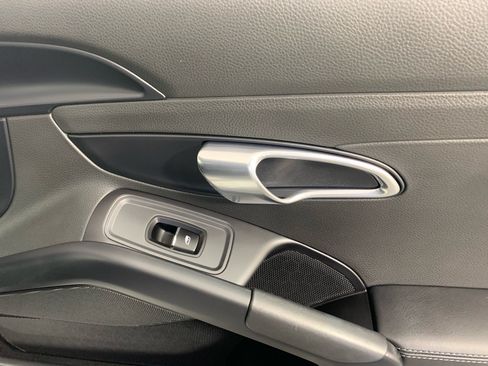 Used 2019 Porsche 718 Cayman S RWD image 31