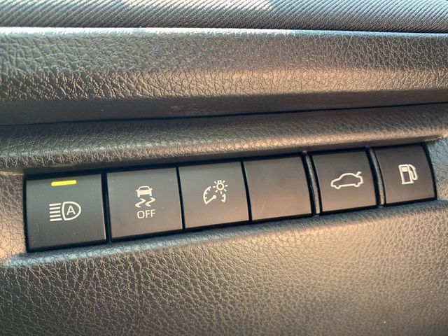 Used 2025 Toyota Camry LE FWD image 12