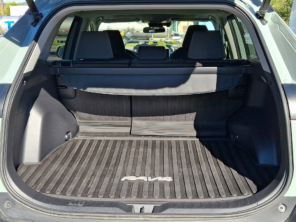 Used 2021 Toyota RAV4 XLE w/ Convenience Package AWD/4WD image 30