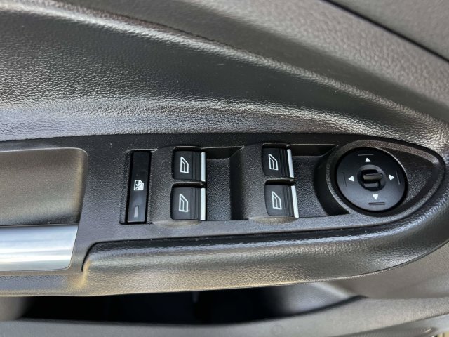 Used 2019 Ford Escape SE AWD/4WD image 17