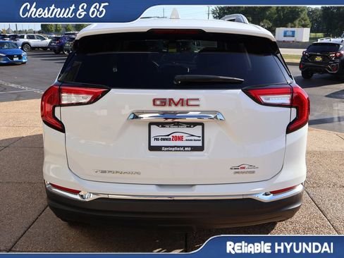 Used 2023 GMC Terrain SLT w/ Infotainment Package II AWD/4WD image 5