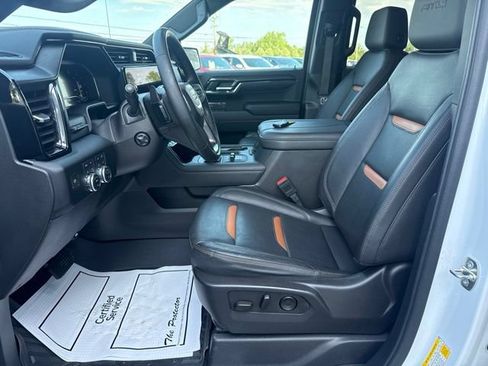 Used 2024 GMC Sierra 1500 AT4 w/ Technology Package AWD/4WD image 16