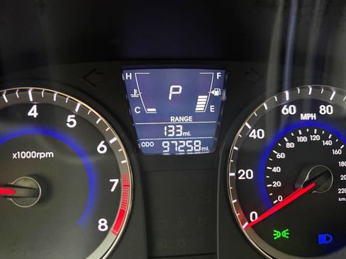 Used 2012 Hyundai Accent GLS image 12