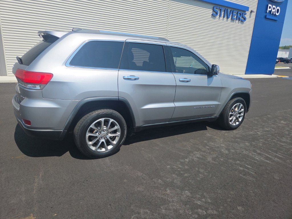 Used 2016 Jeep Grand Cherokee Limited w/ Luxury Group II RWD image 14