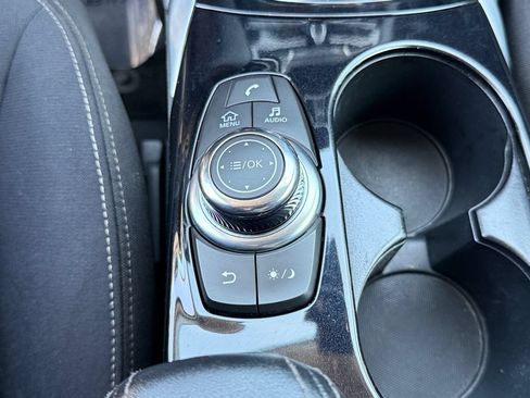 Used 2018 INFINITI QX30 FWD image 17