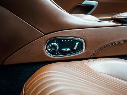Used 2019 Aston Martin DB11 Volante RWD image 55