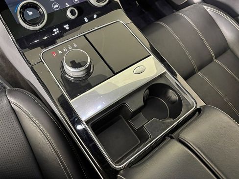 Used 2019 Land Rover Range Rover Velar R-Dynamic SE image 27