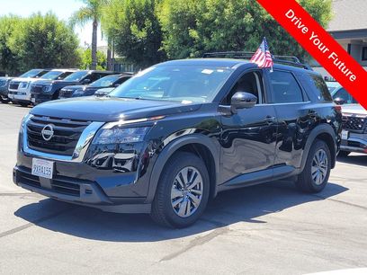 Used 2025 Nissan Pathfinder SV