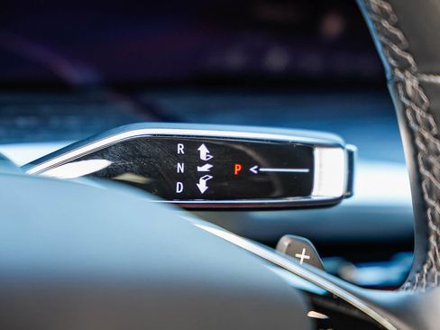 Used 2025 Cadillac Escalade Sport w/ Touring Package image 20