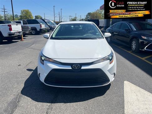 Used 2024 Toyota Corolla LE FWD image 3