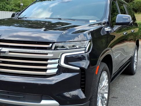 Certified 2023 Chevrolet Suburban High Country w/ Premium Package 2 AWD/4WD image 26