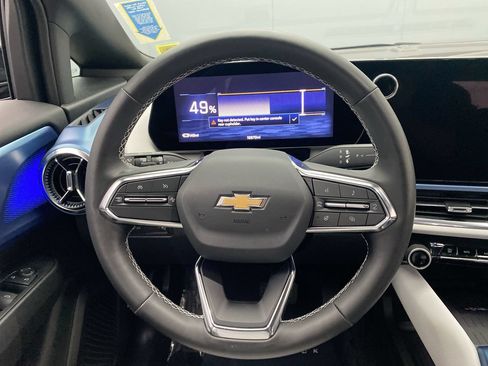 Used 2025 Chevrolet Equinox EV LT FWD image 16