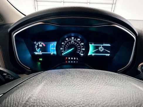 Used 2020 Ford Fusion SE FWD image 36