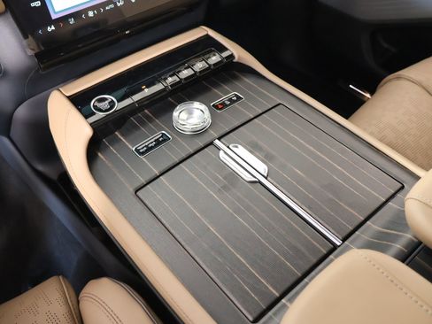 New 2026 Lincoln Navigator Black Label AWD/4WD image 8