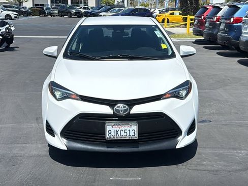 Used 2018 Toyota Corolla LE FWD image 2
