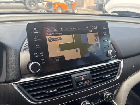 Used 2018 Honda Accord Touring image 7