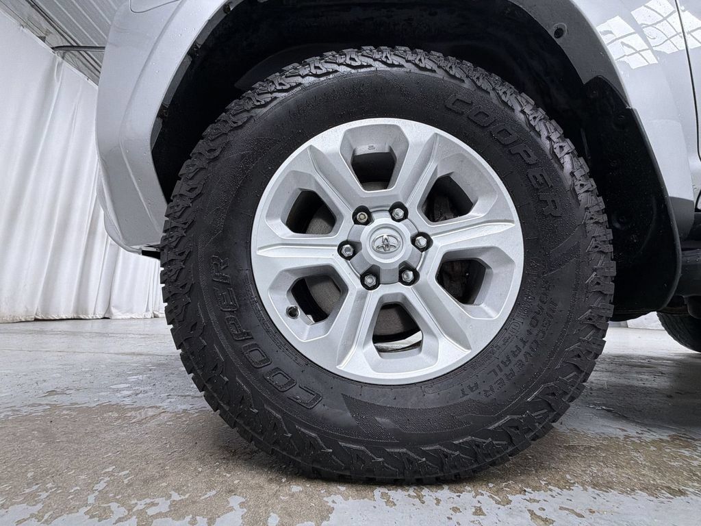 Certified 2023 Toyota 4Runner SR5 Premium w/ Moonroof Package AWD/4WD image 15