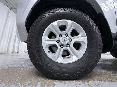 Certified 2023 Toyota 4Runner SR5 Premium w/ Moonroof Package AWD/4WD image 15