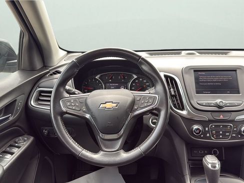 Used 2021 Chevrolet Equinox LT FWD image 12