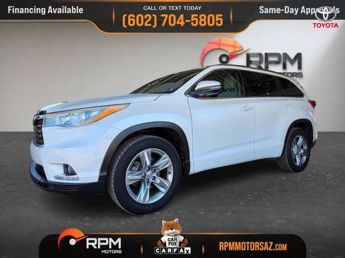 Used 2014 Toyota Highlander Limited Platinum FWD image 2