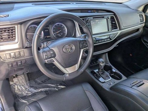 Used 2019 Toyota Highlander Limited AWD/4WD image 10