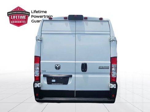 Used 2025 RAM ProMaster 2500 w/ Convenience Group FWD image 9