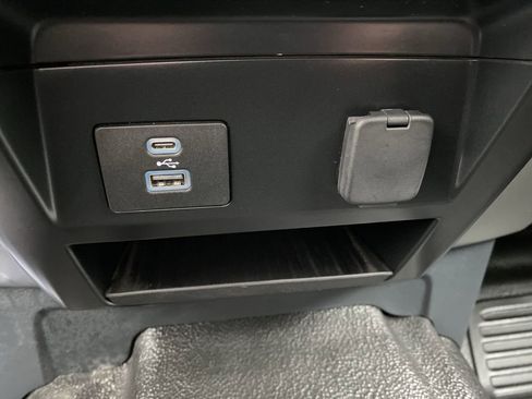 Certified 2022 Ford F350 Lariat w/ Tremor Off-Road Package image 30