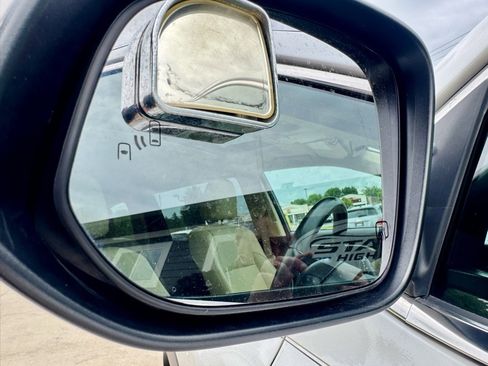 Used 2015 Toyota Highlander Limited image 24