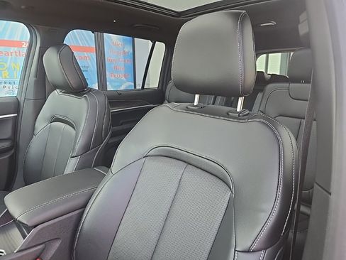 New 2025 Jeep Grand Cherokee L Limited w/ Luxury Tech Group II image 37