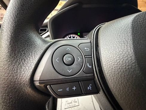 Used 2021 Toyota RAV4 XLE AWD/4WD image 25