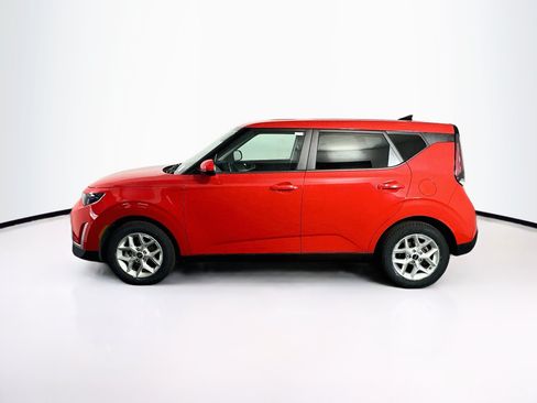Used 2025 Kia Soul LX w/ LX Technology Package FWD image 4