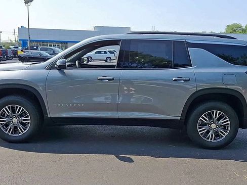 New 2025 Chevrolet Traverse LT w/ LPO, Floor Liner Package image 5