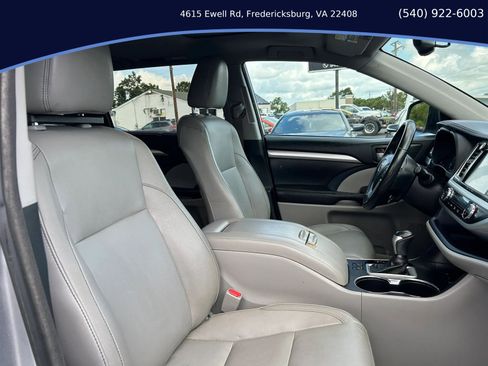 Used 2016 Toyota Highlander XLE AWD/4WD image 15