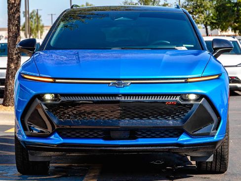 Used 2024 Chevrolet Equinox EV RS FWD image 4