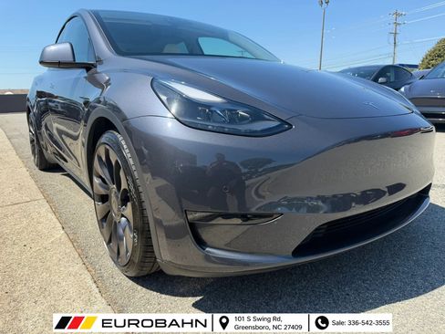 Used 2022 Tesla Model Y Performance AWD/4WD image 27
