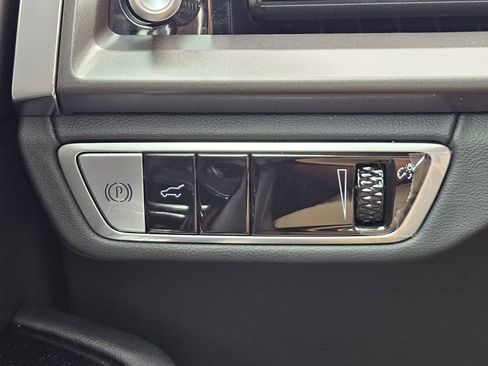 New 2026 Cadillac Vistiq Luxury AWD/4WD image 22