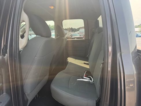 Used 2017 RAM 1500 Express AWD/4WD image 4