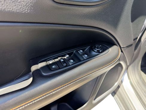Used 2018 Jeep Compass Latitude w/ Popular Equipment Group AWD/4WD image 16