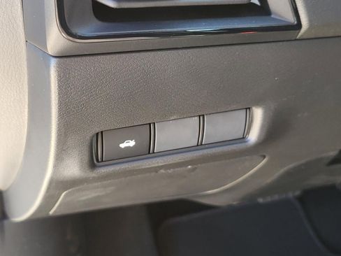 New 2026 Nissan Sentra SR FWD image 19