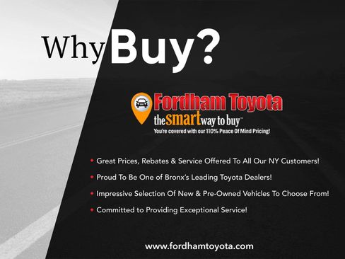 Used 2025 Toyota Sienna LE image 3