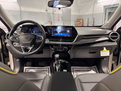 New 2026 Chevrolet Trax ACTIV w/ Sunroof Package FWD image 27