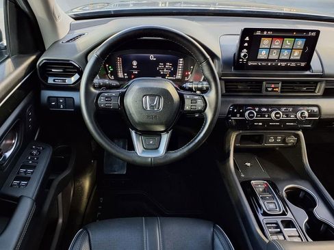 Used 2025 Honda Pilot Elite image 14