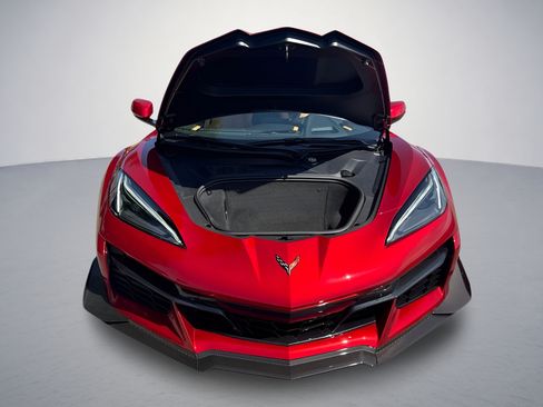 Used 2025 Chevrolet Corvette Z06 RWD image 31