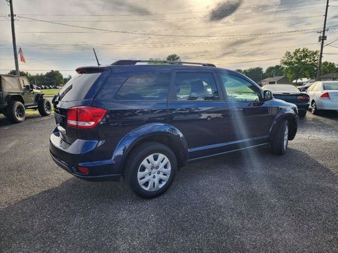 Used 2019 Dodge Journey SE FWD image 4