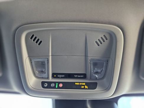 Used 2025 Chevrolet Malibu LT image 24