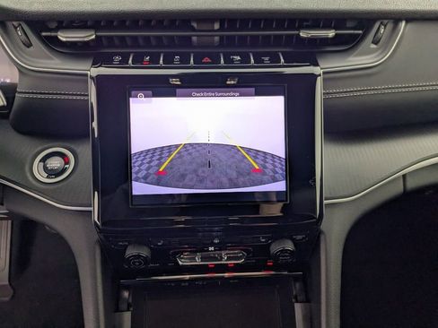 New 2025 Jeep Grand Cherokee L Altitude image 23