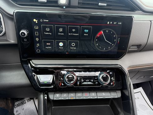 Used 2024 GMC Sierra 2500 AT4 w/ Technology Package image 26