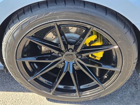 Used 2018 Ford Mustang GT Premium w/ GT Performance Package RWD image 11