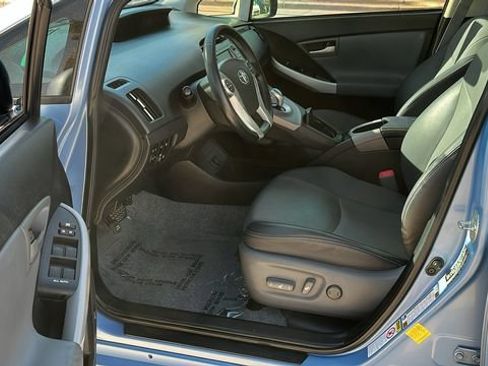Used 2013 Toyota Prius Prime Advanced FWD image 17