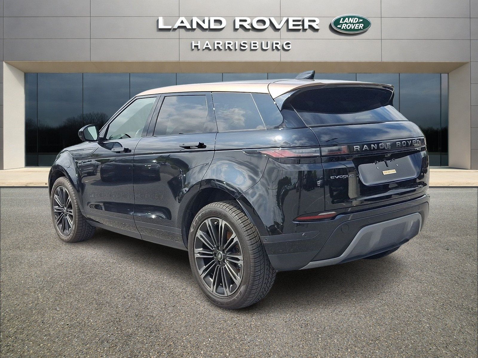 Used 2026 Land Rover Range Rover Evoque S AWD/4WD image 2